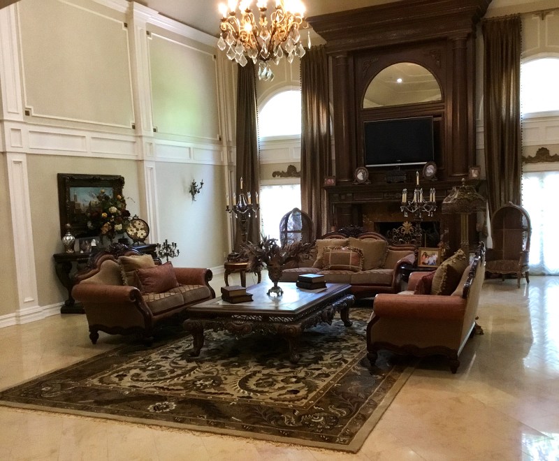 https://www.usmagazine.com/wp content/uploads/2020/07/Teresa Giudice Great Room