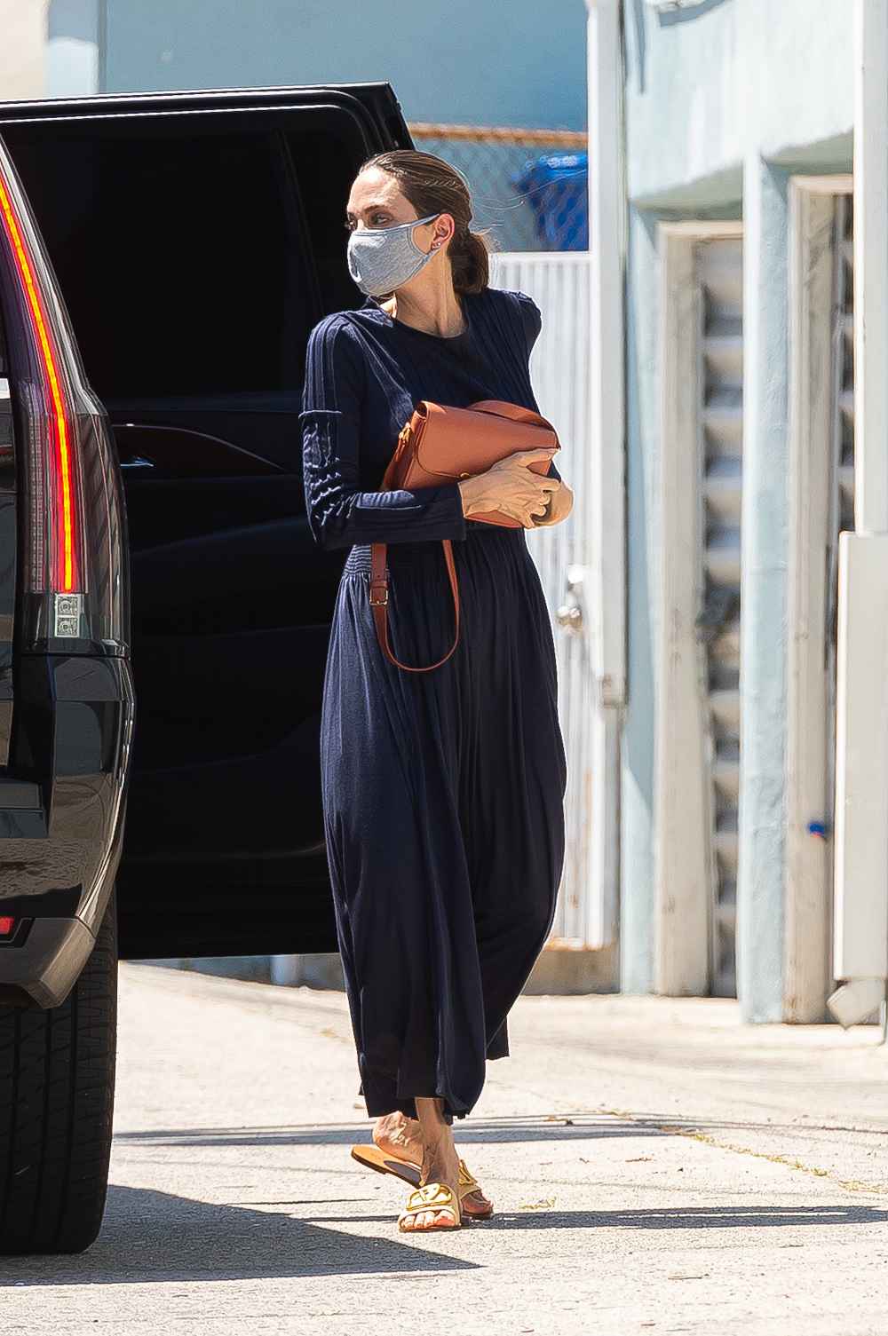 angelina-jolie-face-mask