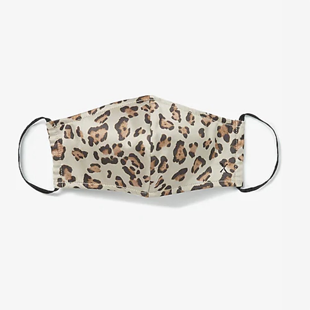 olivia-culpo-express-mask-leopard