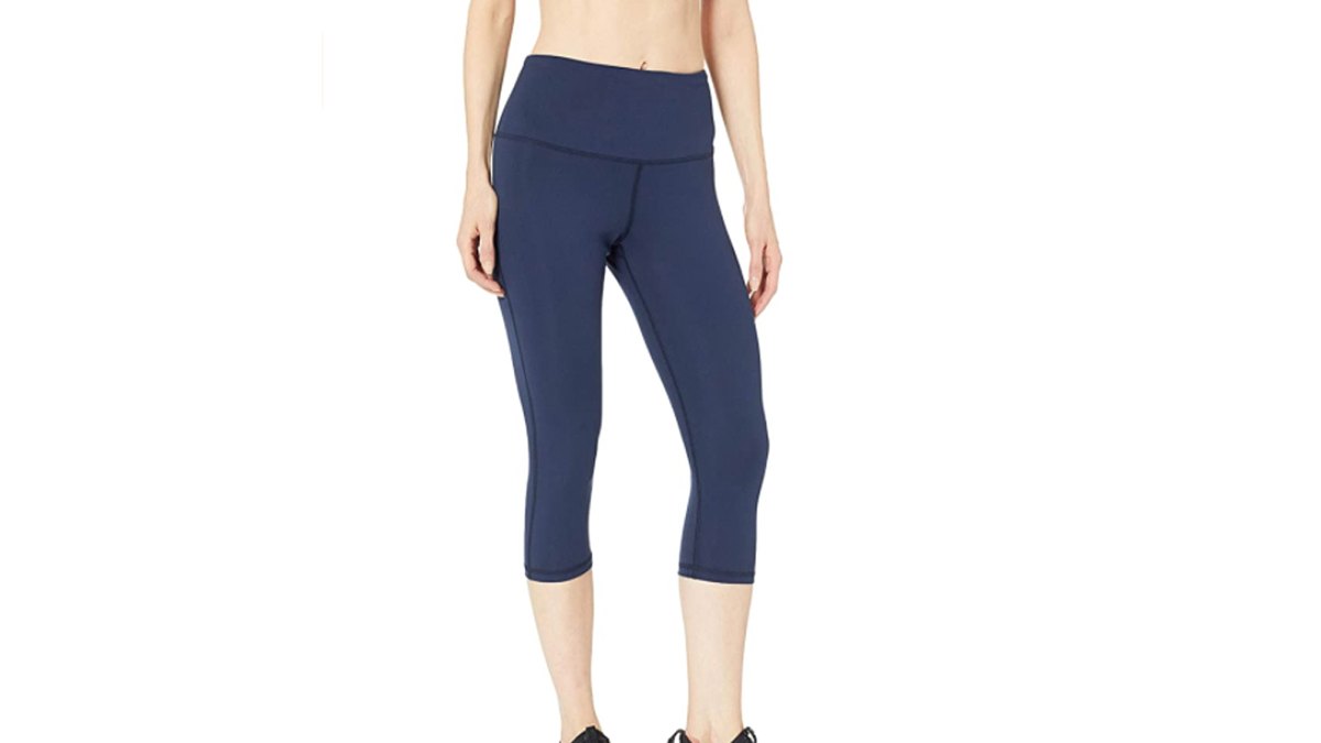 Amazon Essentials Women's Studio Sculpt High-Rise Capri Yoga Legging (Navy)