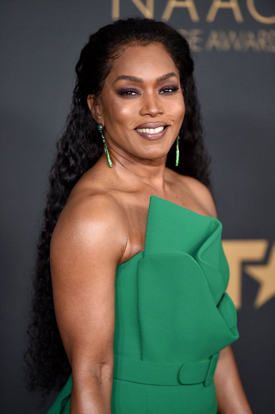 Angela Bassett Celebrities Who Stick to Extremely Healthy Diets