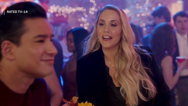 Elizabeth Berkley Teases Saved by the Bell Caffeine Pill Easter Egg