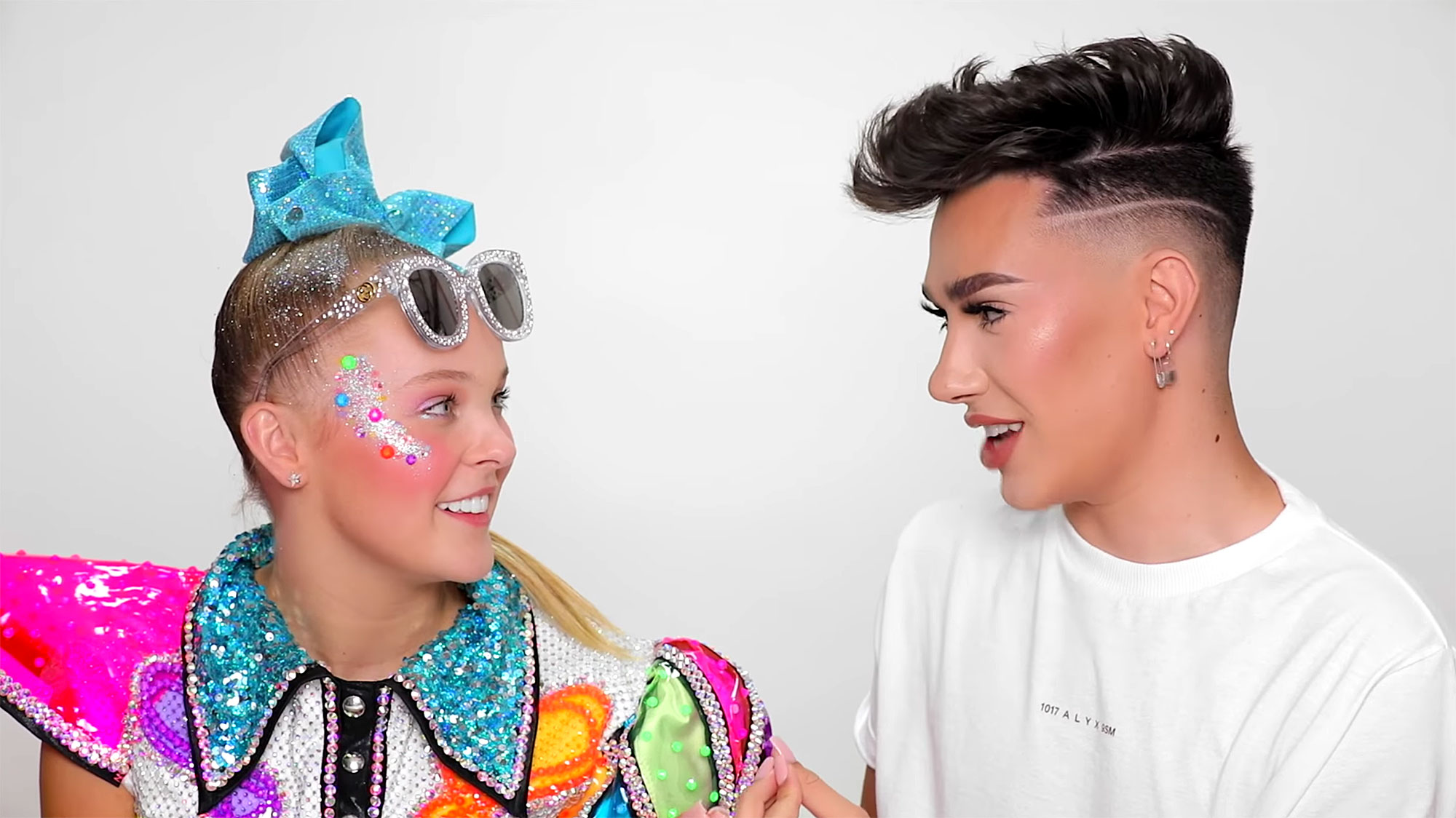 Marty Fielding automatisk betyder Jojo Siwa Gets a Makeover From James Charles on TikTok: Watch