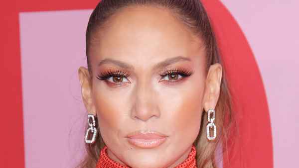 Jennifer Lopez's Most Stunning Makeup-Free Moments