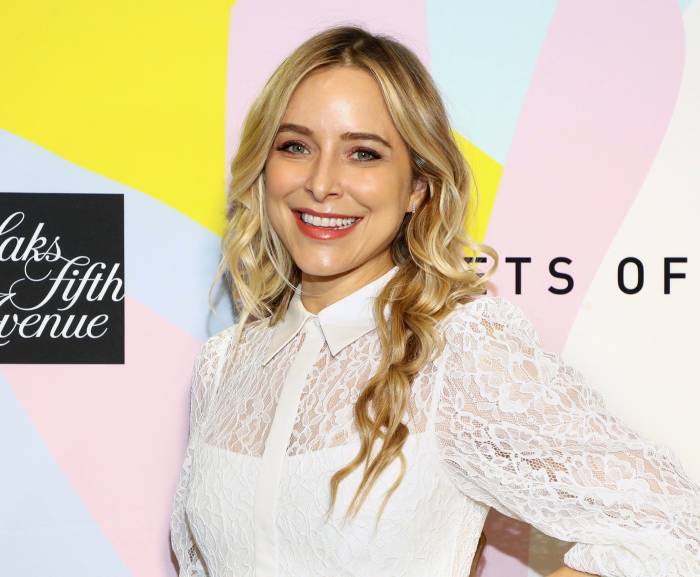 Jenny Mollen Lets Mom-Shamers ‘Roll Off’ Her Back Raising Her and Jason Biggs’ 2 Sons