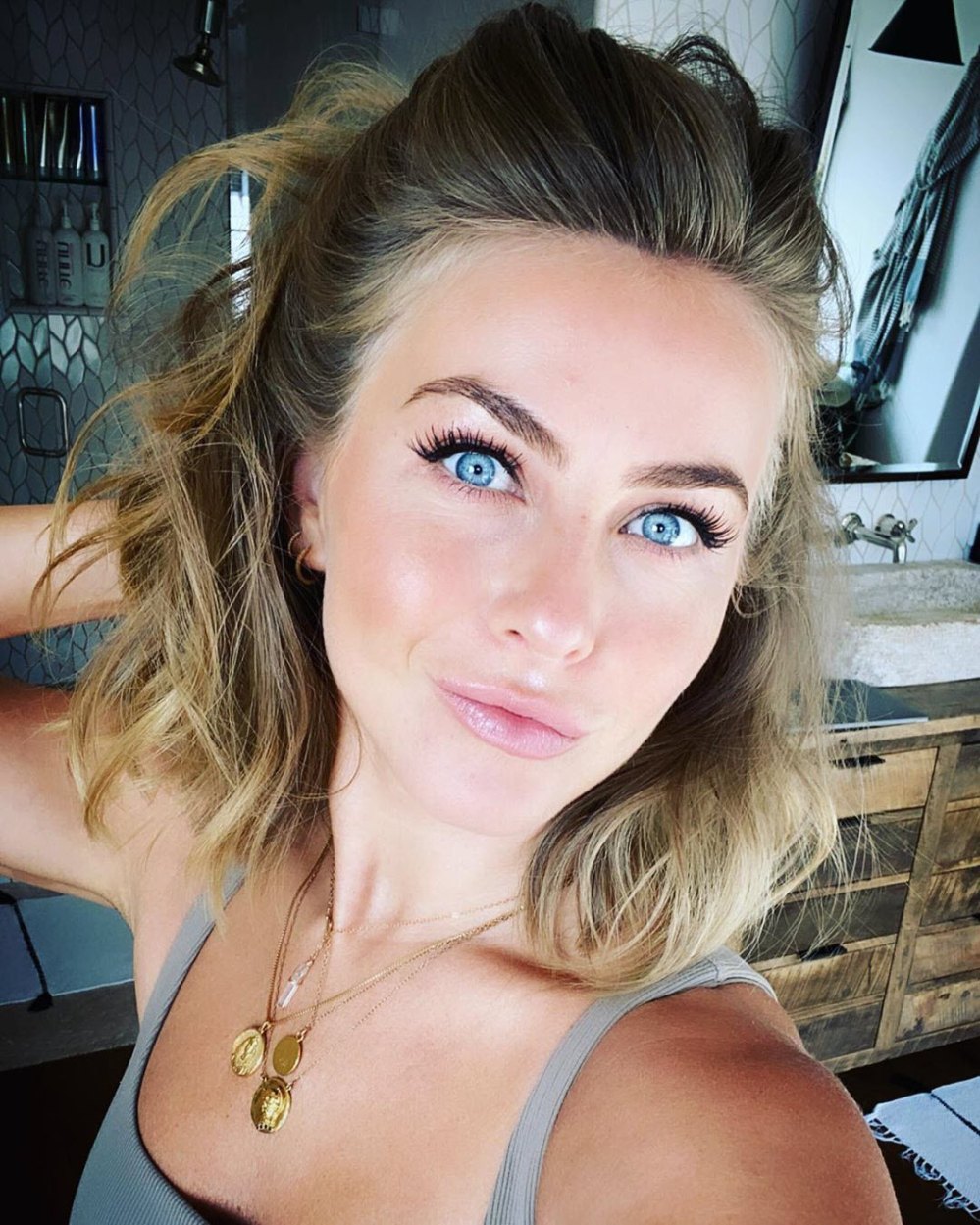 Julianne Hough Says Shes Happy Amid Brooks Laich Divorce