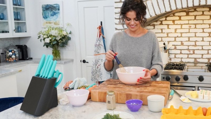 Kitchen Gadgets Stars Love Selena Gomez