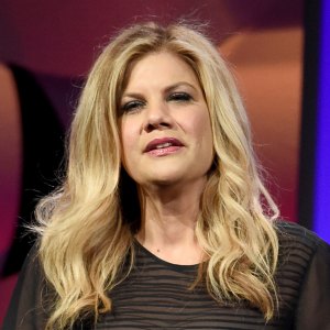 ‘Mom’ Star Kristen Johnston’s ‘Beautiful’ Sister Julie Dies After ‘Battle With Addiction’