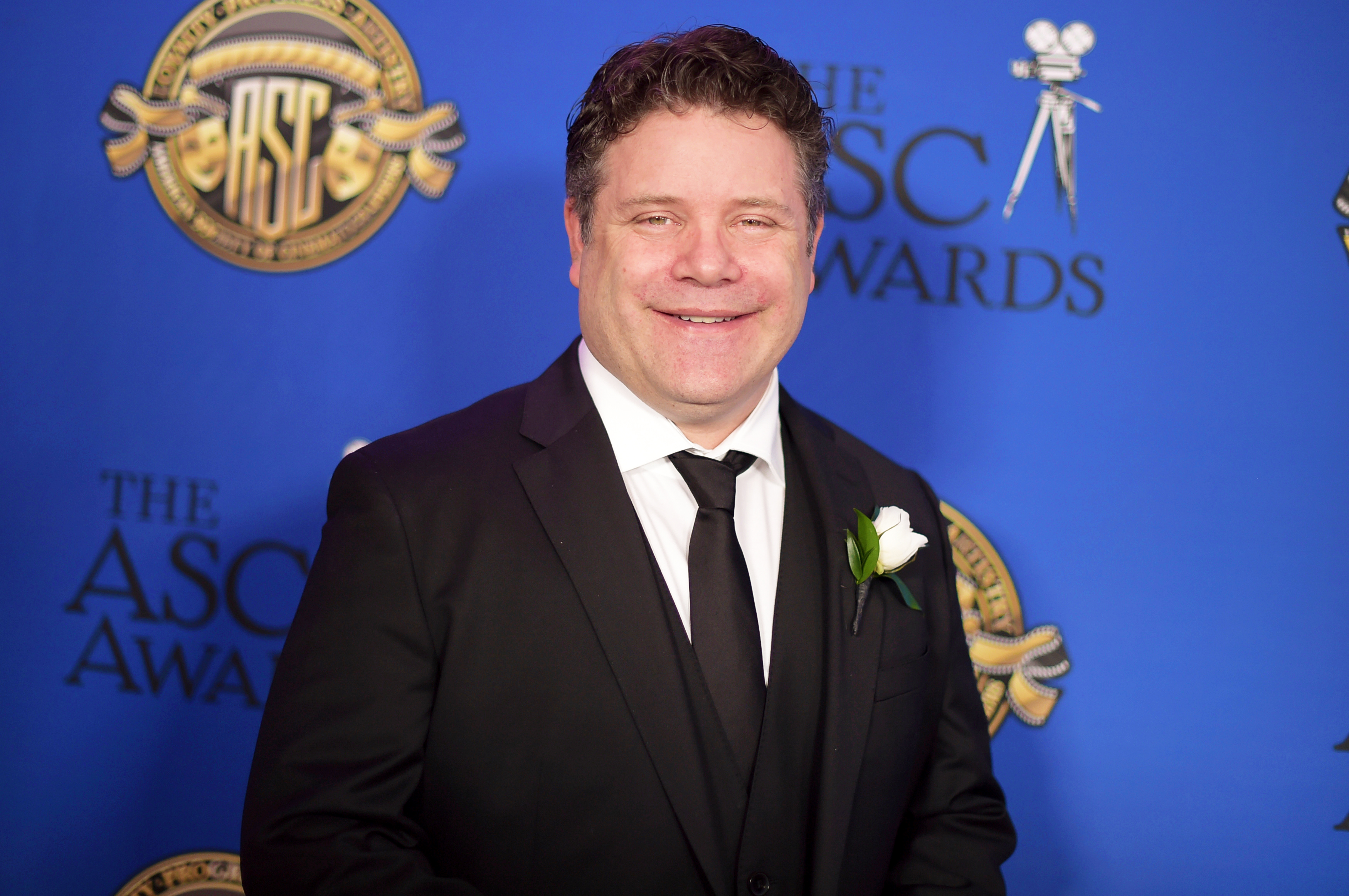 Sean Astin Recalls Rudys Famous Final Scene Jon Favreaus Cry Still Chokes Me Up