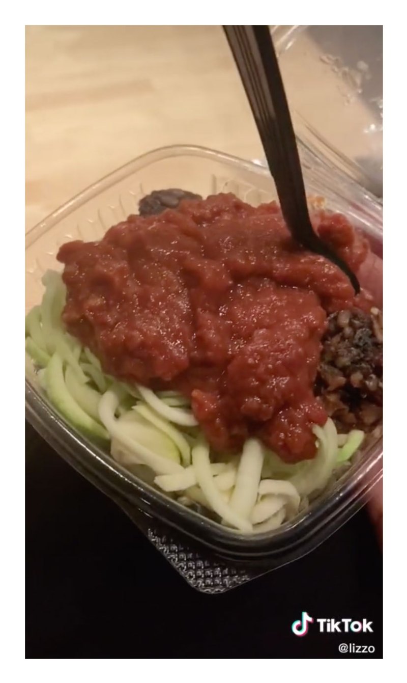Spaghetti Zoodles With Marinara Sauce Lizzo Switches Up Her Diet Again Raw Vegan