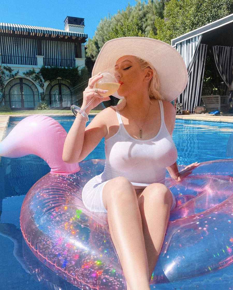 Stars Snacking Poolside Christina Aguilera