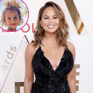 Watch Chrissy Teigen Daughter Luna Expertly Crack Egg