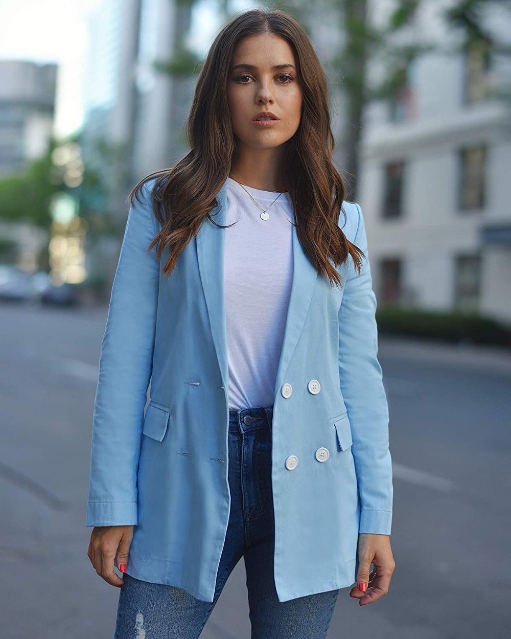 paola-alberdi-blue-blazer