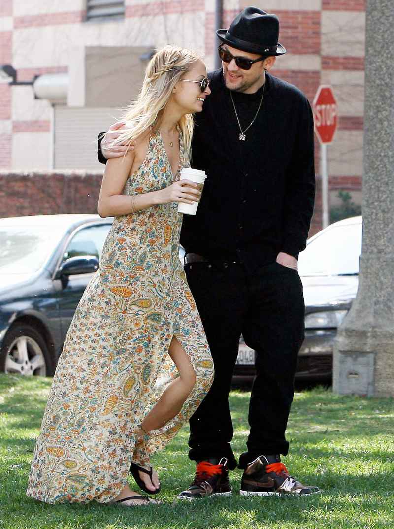 Nicole Richie and Joel Madden Have a Romantic Walk in the Park Nicole Richie and Joel Madden Most Romantic Moments