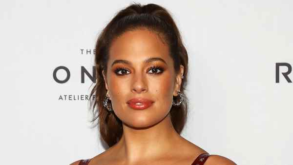 Ashley Graham Shares Close-Up Video of Her Stomach’s Stretch Marks 7 Months After Son's Birth