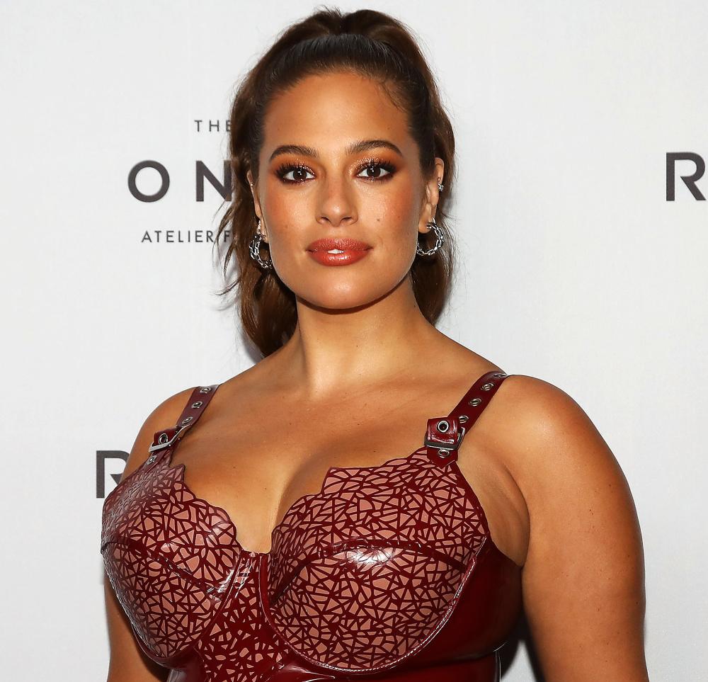 Ashley Graham Shares Close-Up Video of Her Stomach&rsquo;s Stretch Marks 7 Months After Son's Birth