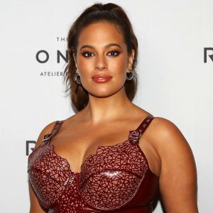 Ashley Graham Shares Close-Up Video of Her Stomach’s Stretch Marks 7 Months After Son's Birth