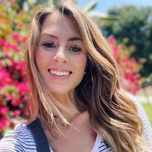 Bachelor’s Tenley Molzahn Praises ‘Powerful’ Postpartum Body 1 Week After Giving Birth
