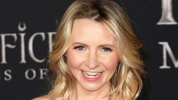 Beverley Mitchell Shows Postpartum Body 1 Month After Giving Birth to 3rd Baby