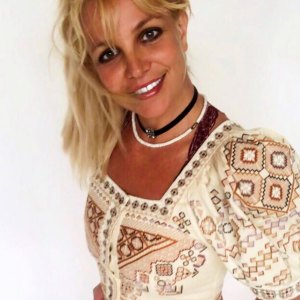 Britney Spears Is 'Slightly Obsessed' With This Peasant Blouse: Pic