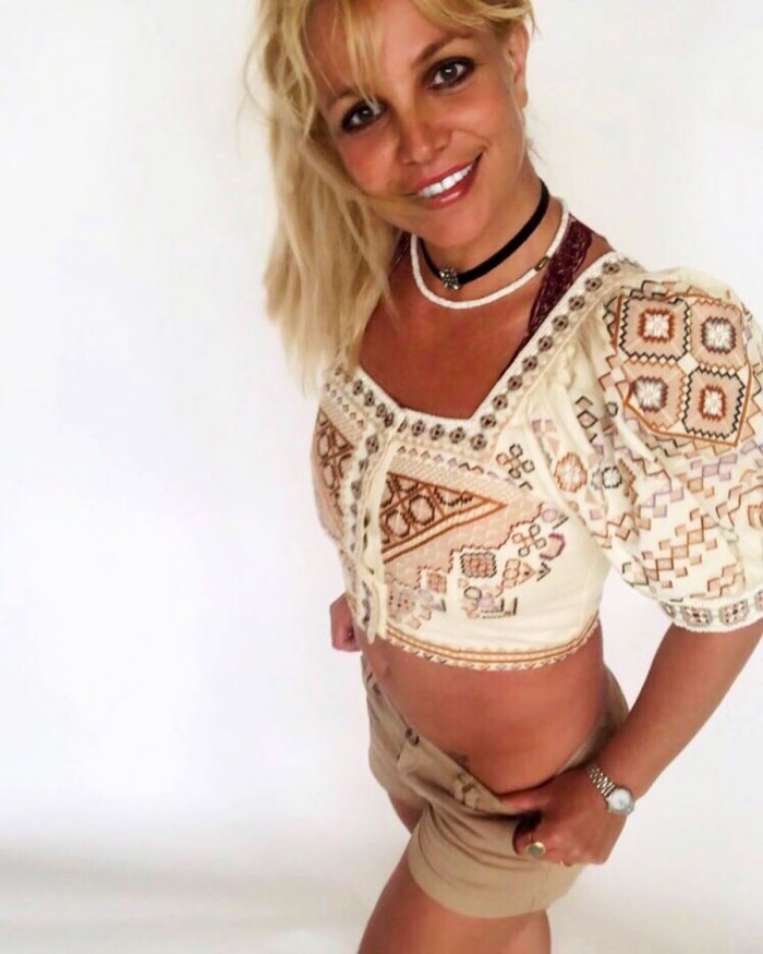 Britney Spears Is 'Slightly Obsessed' With This Peasant Blouse: Pic