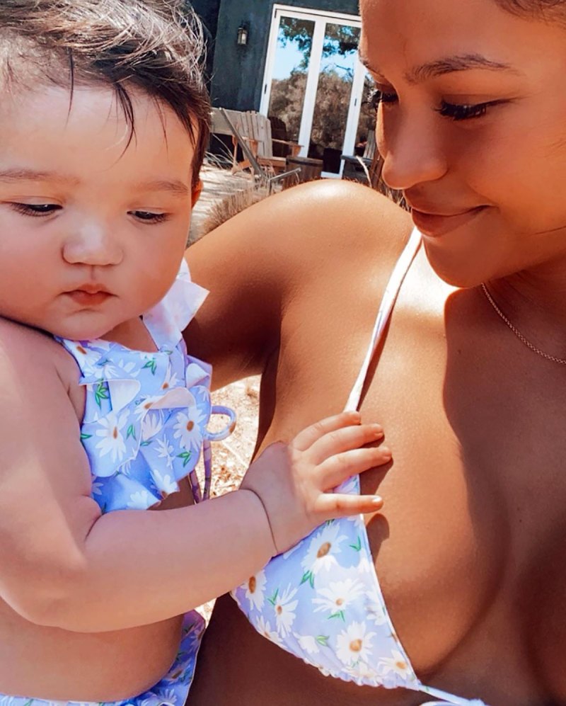 Twinning! Cassie’s Daughter, More Celeb Kids Playing in Pools