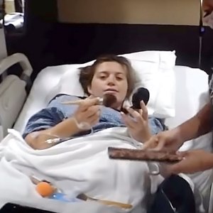 Counting On Joy-Anna Duggar Puts Makeup Behind-the-Scenes Birth Video