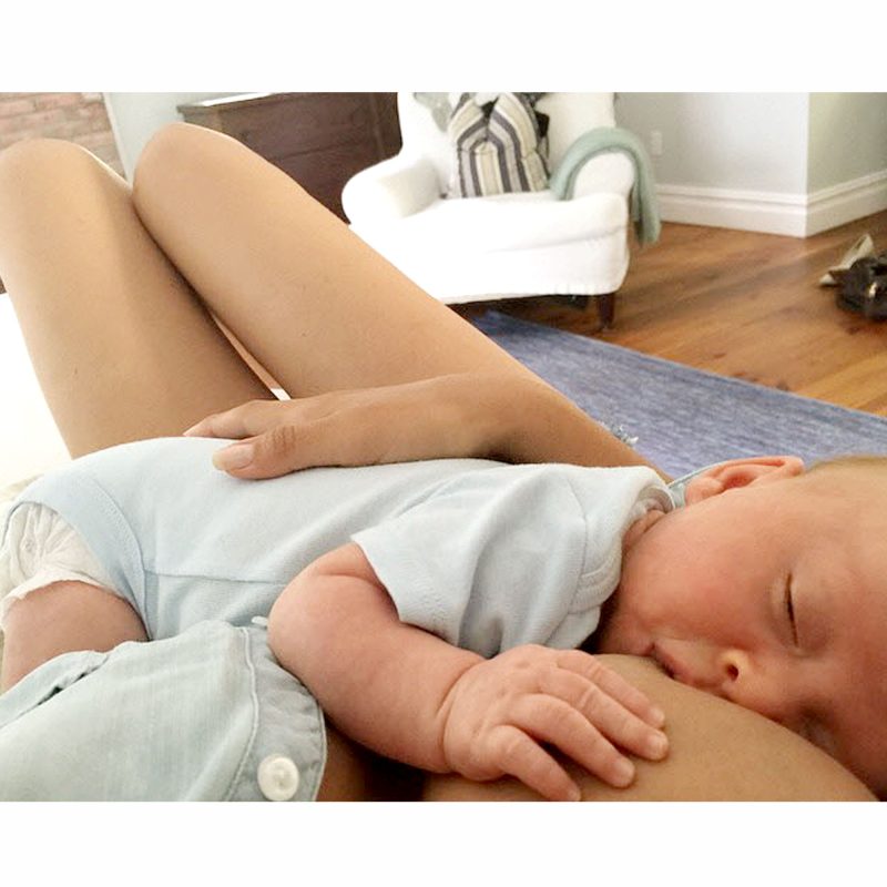August 2015 Hilaria Baldwin Nursing Pics While Raising 5 Kids Breast-Feeding Album