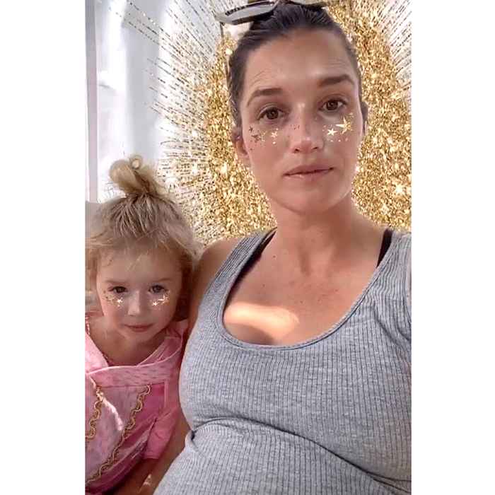 Jade Roper Claps Back Mom-Shamer After Posting Pics Daughter Emerson