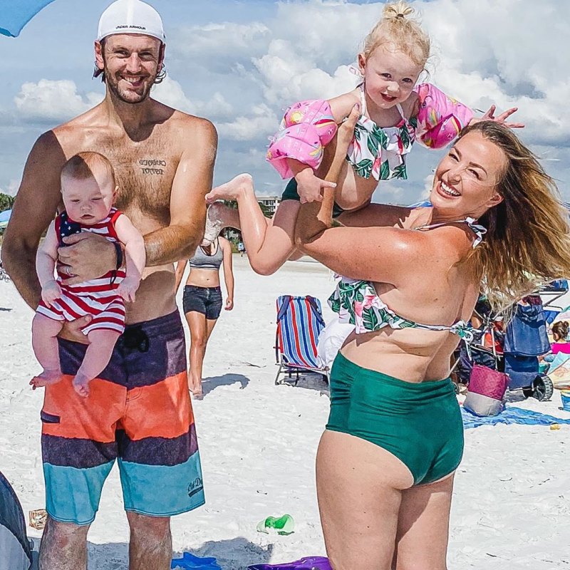 Jamie Otis beach family photo