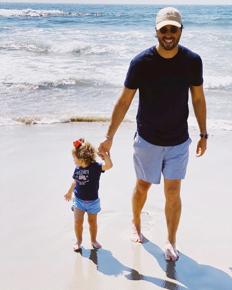 Jeremy Vuolo at the Beach with Daughter Felicity