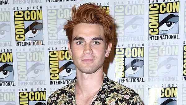Riverdale Showrunner Teases Plans for Season 5 Including Archie’s Death