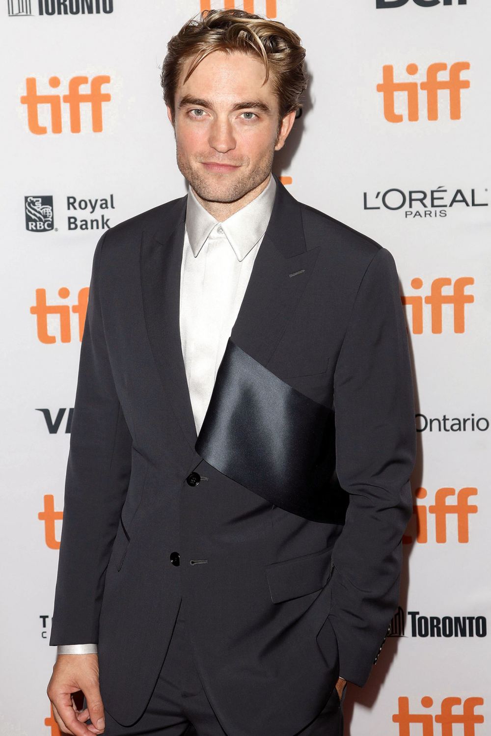 Robert Pattinson Batman Resumes Shoot After Reported COVID-19 Battle
