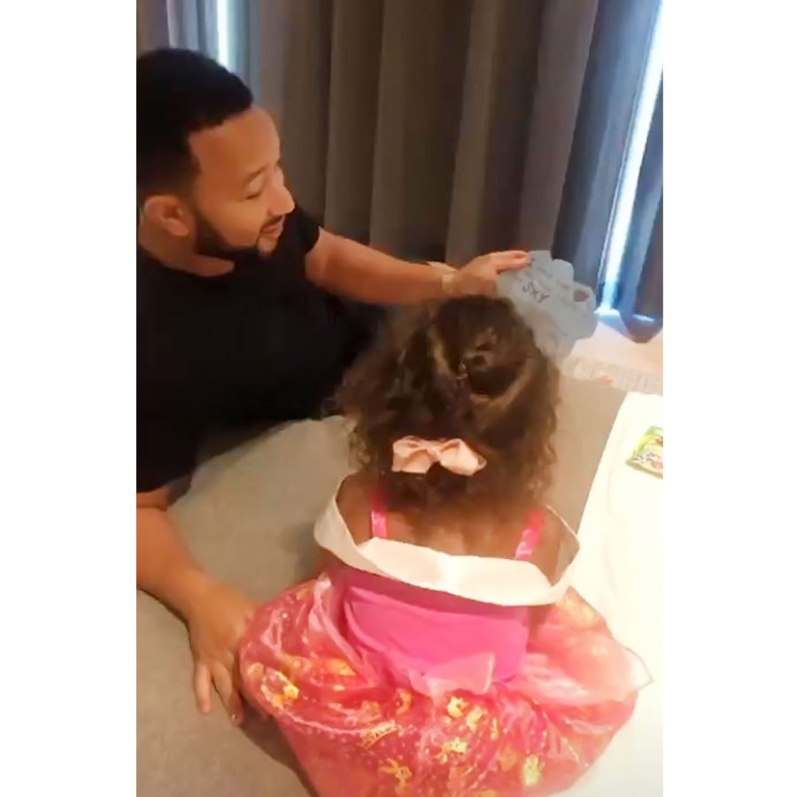 Sleeping Beauty Chrissy Teigen Daughter Luna Princess Dresses Mini Messages September 2020