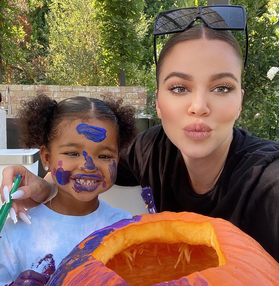 Khloe Kardashian Tristan Thompson Paint Pumpkins With True Photos