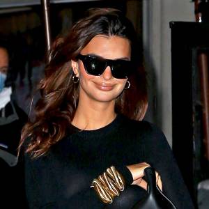 Emily Ratajkowski Is Stylishly Sexy for 1st Outing Since Announcing Her Pregnancy
