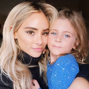 Amanda Stanton Daughter Charlie Has Surgery After Fracturing Arm