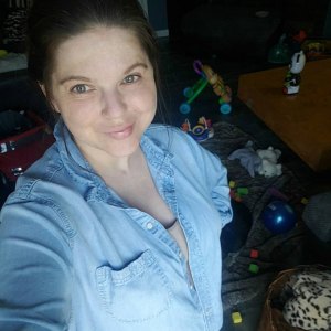 Amy Duggar Claps Back at Troll Who Told Her to Have More Kids