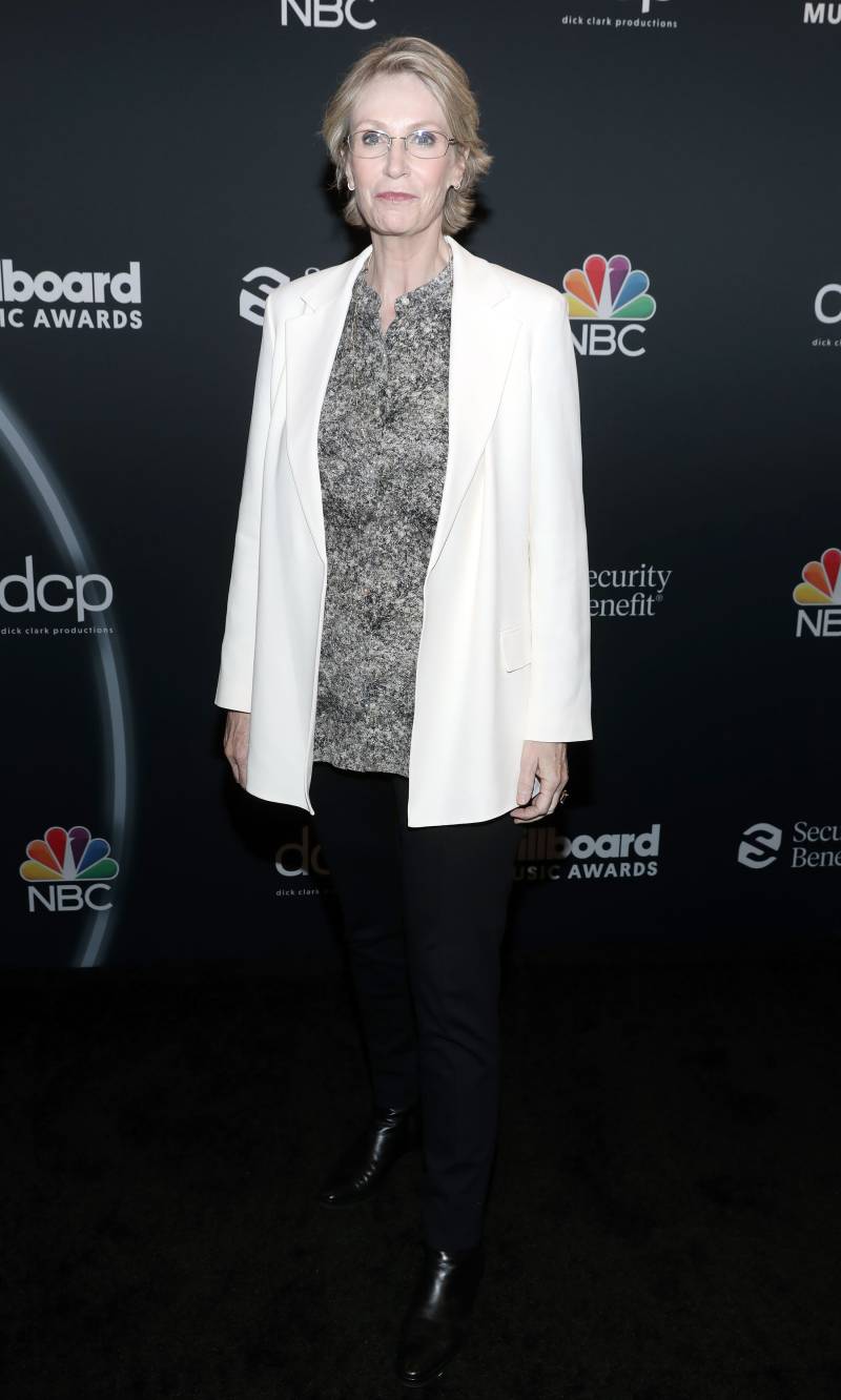 2020 Billboard Awards Red Carpet Arrivals - Jane Lynch