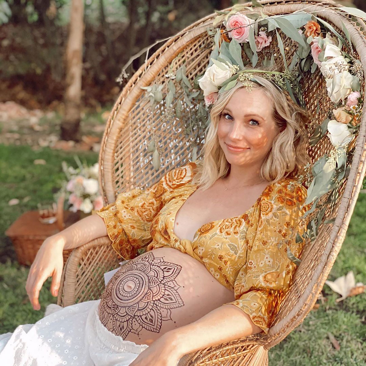 Candice Accola and More Pregnant Stars Celebrate Baby Showers: Pics