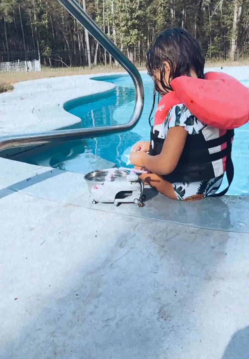 Jenelle Evans' Daughter, More Celeb Kids Playing in Pools