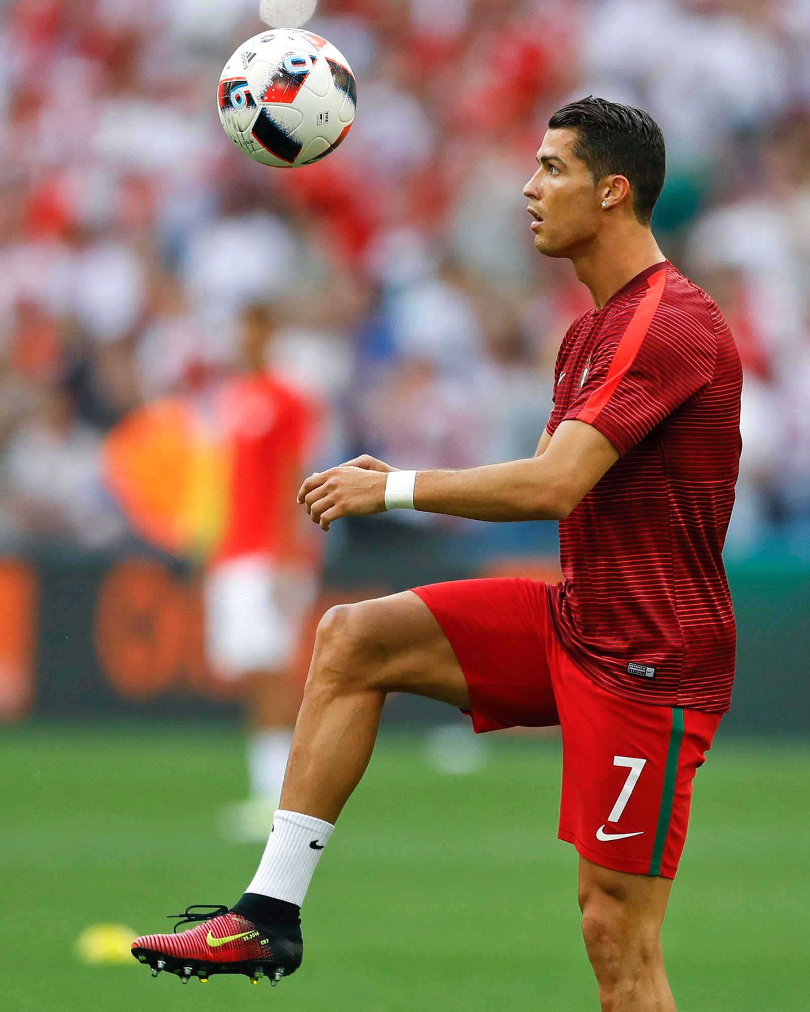 Cristiano Ronaldo Tests Positive For Covid
