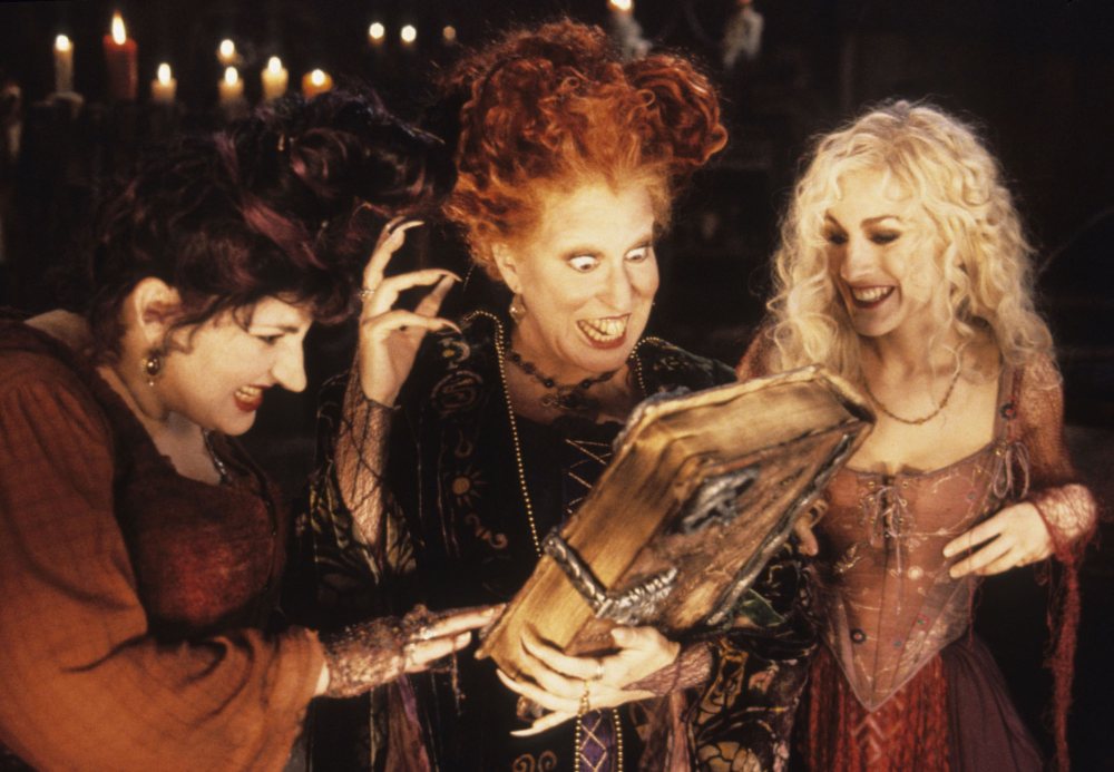 Hocus Pocus Cast Where Are They Now Kathy Najimy Bette Midler Sarah Jessica Parker