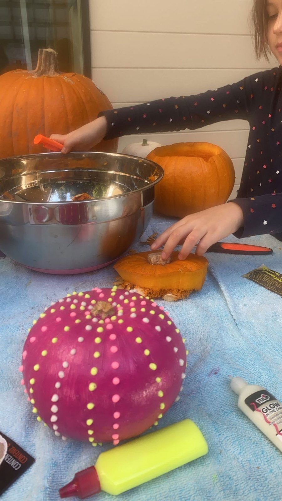Jenna Dewan Celebrity Parents Carving Pumpkins With Their Kids