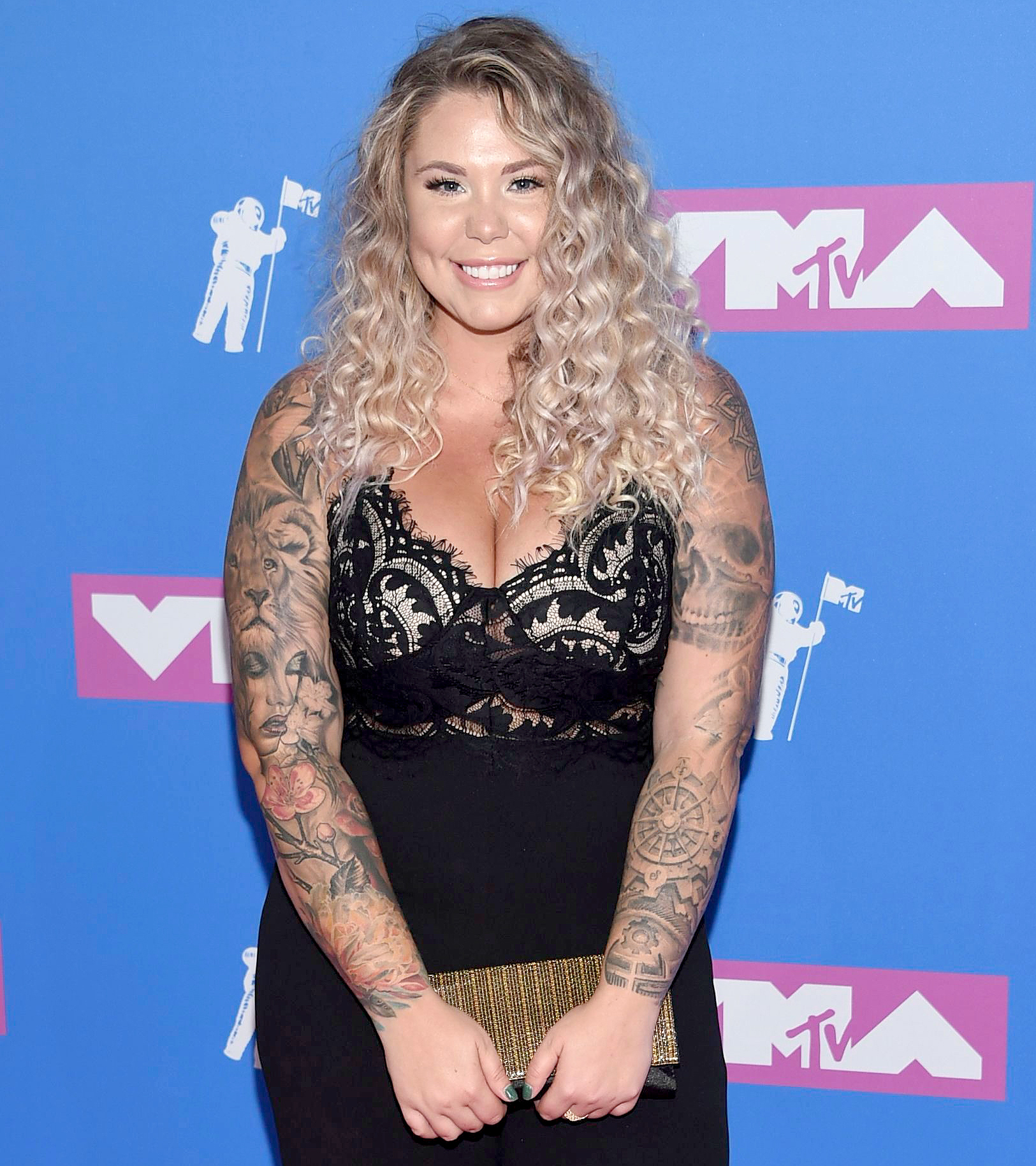 Teen Mom 2 Kailyn Lowry Goes Makeup Free Shares Photo of Growing Baby Bump