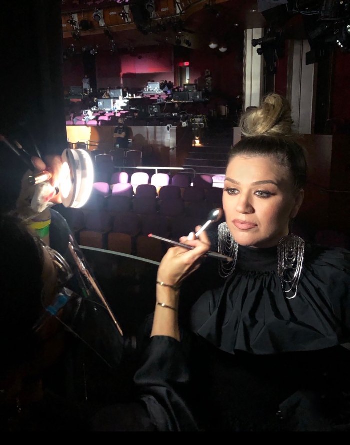 Get All the Details on Kelly Clarkson's Billboard Music Awards Makeup