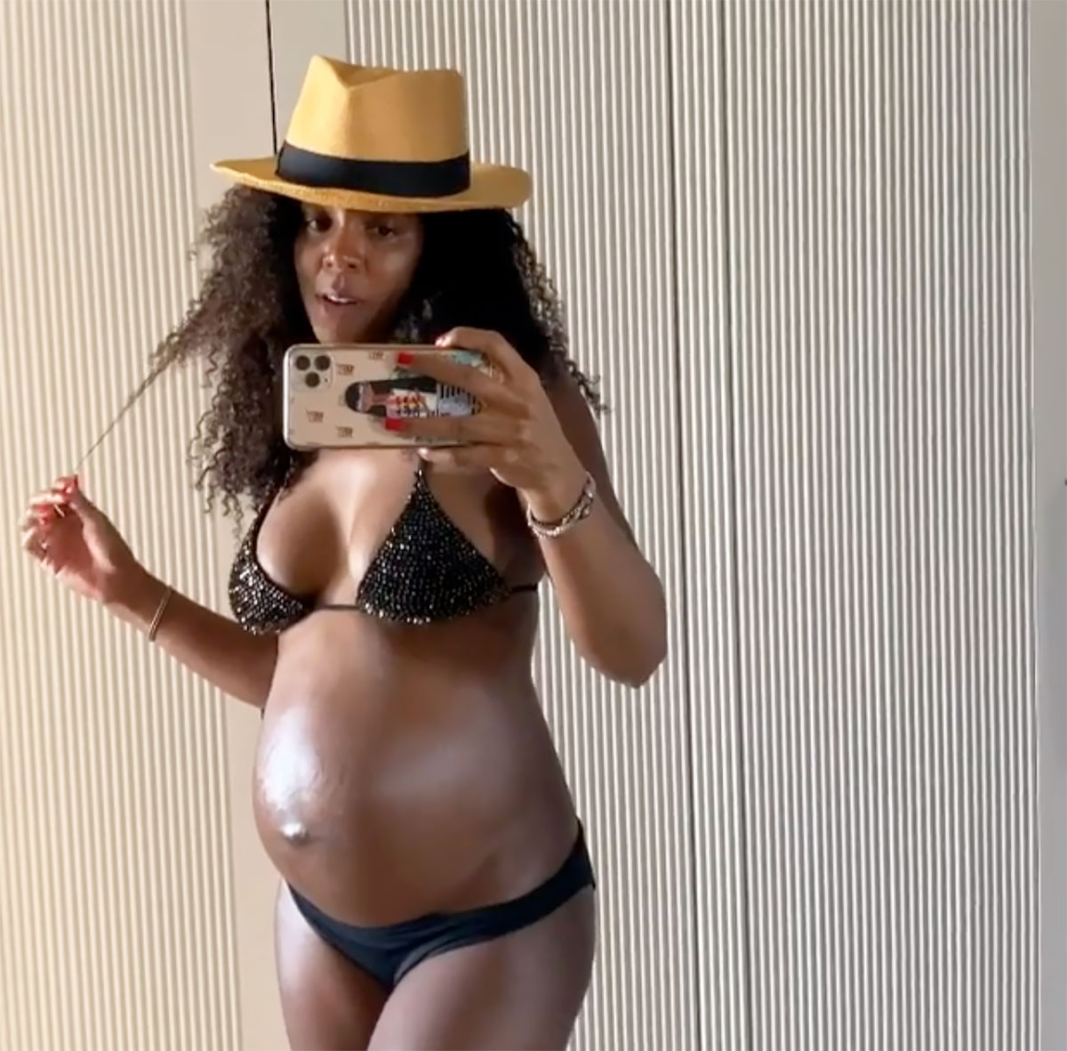 Kelly Rowland Puts Her 6-Month Baby Bump on Display in a Bikini