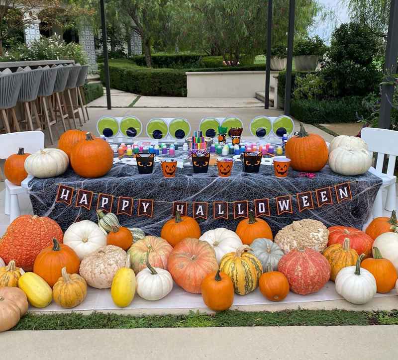 Khloe Kardashian Paints Pumpkins With Kardashian-Jenner Kids: Halloween Party Pics