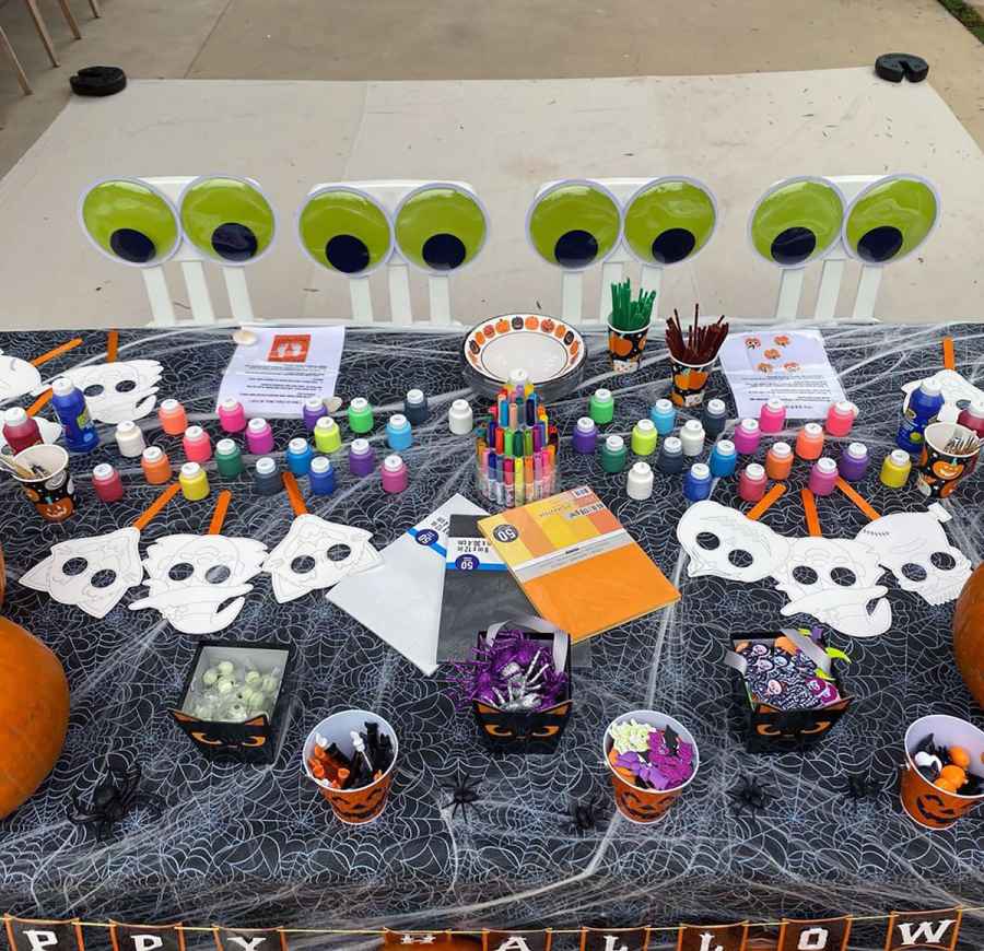 Khloe Kardashian Paints Pumpkins With Kardashian-Jenner Kids: Halloween Party Pics