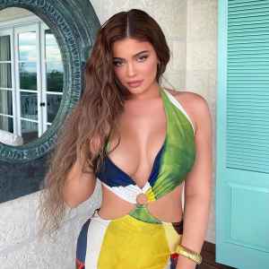 Kylie Jenner Shows Off Gorgeous Blonde Hair Days After Teasing the Change